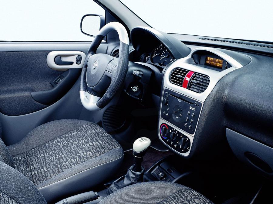  Opel Corsa 2000 года  (фото 4 из 40)